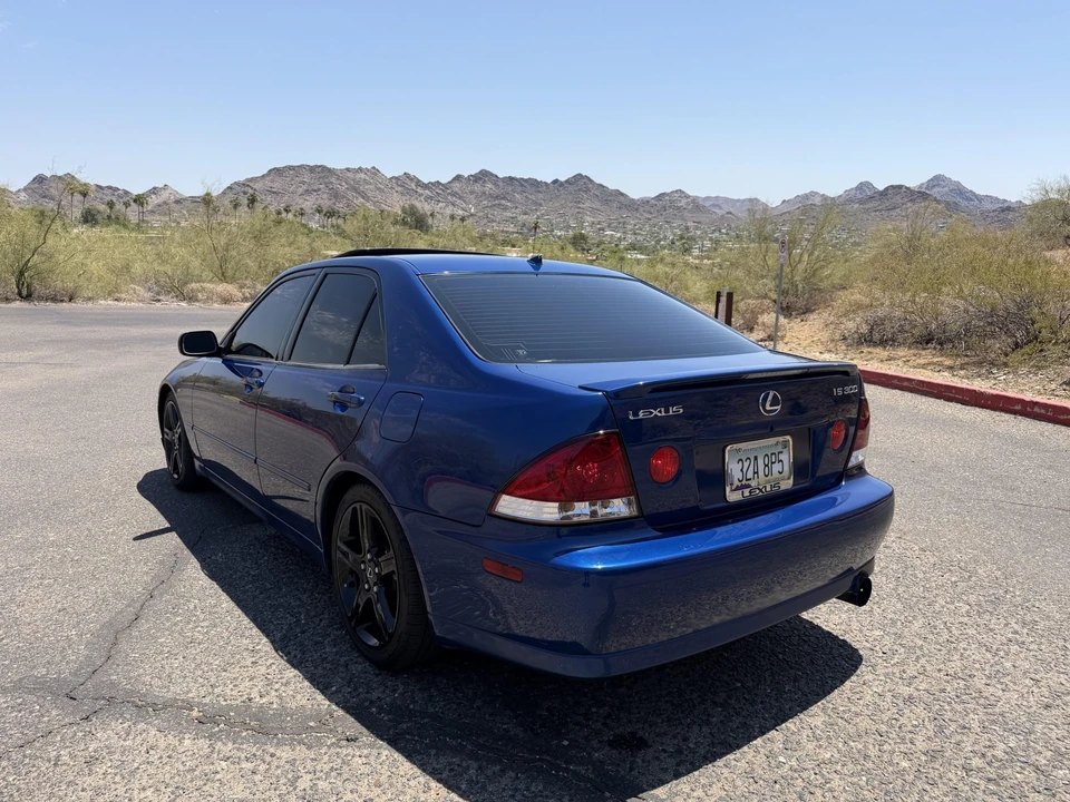 2002 Lexus IS 1st Gen - Image 25 of 31