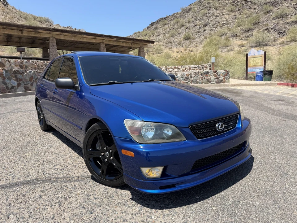 2002 Lexus IS 1st Gen - Image 13 of 31