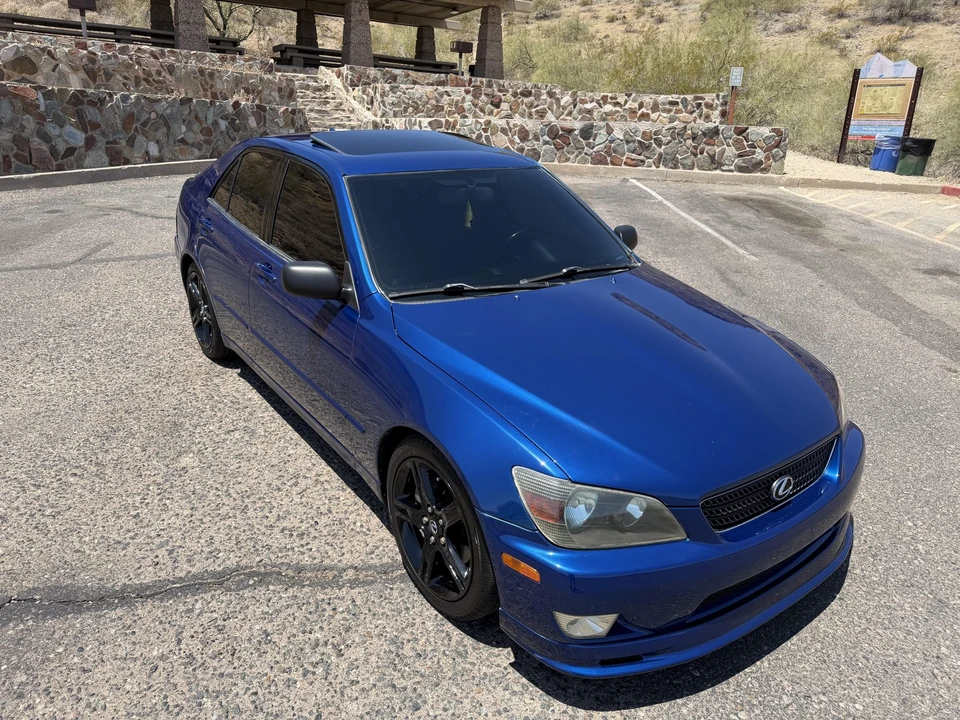 2002 Lexus IS 1st Gen - Image 11 of 31