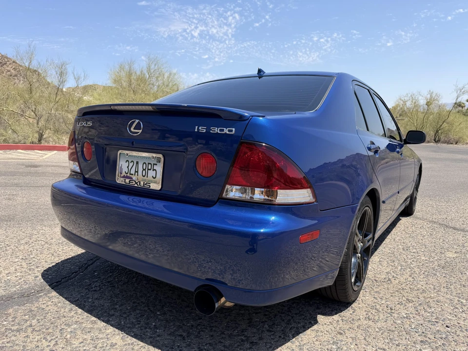 2002 Lexus IS 1st Gen - Image 19 of 31