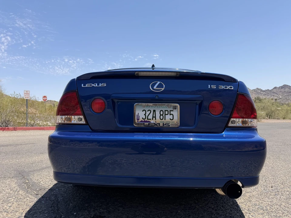2002 Lexus IS 1st Gen - Image 22 of 31