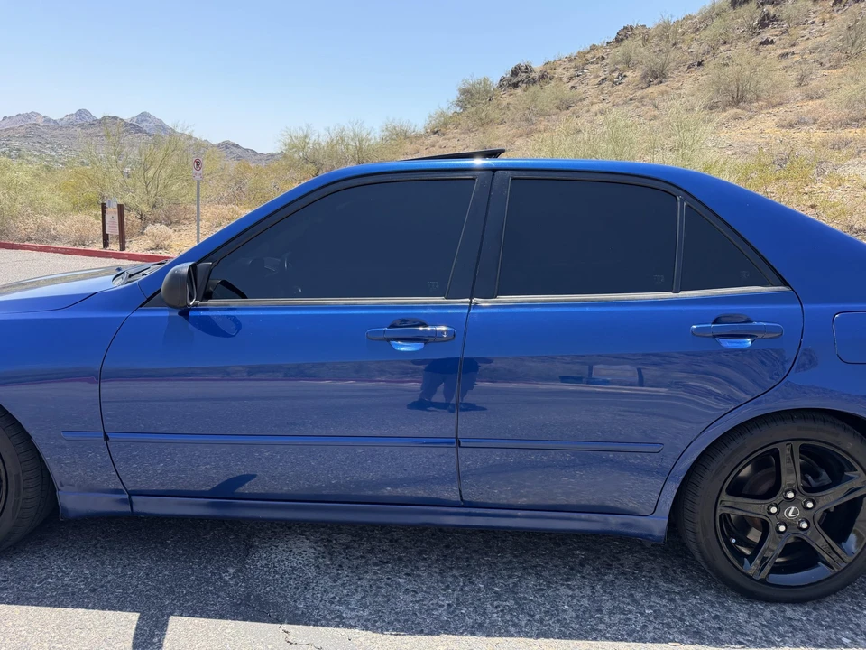 2002 Lexus IS 1st Gen - Image 28 of 31