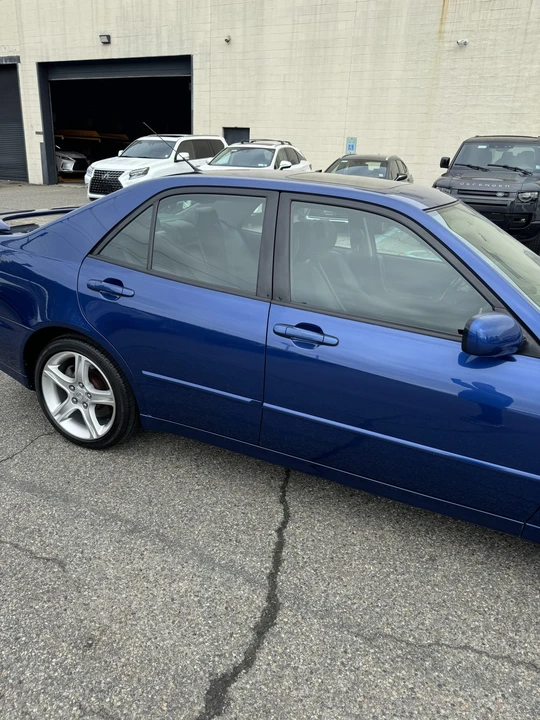 2002 Lexus IS 1st Gen - Image 23 of 31