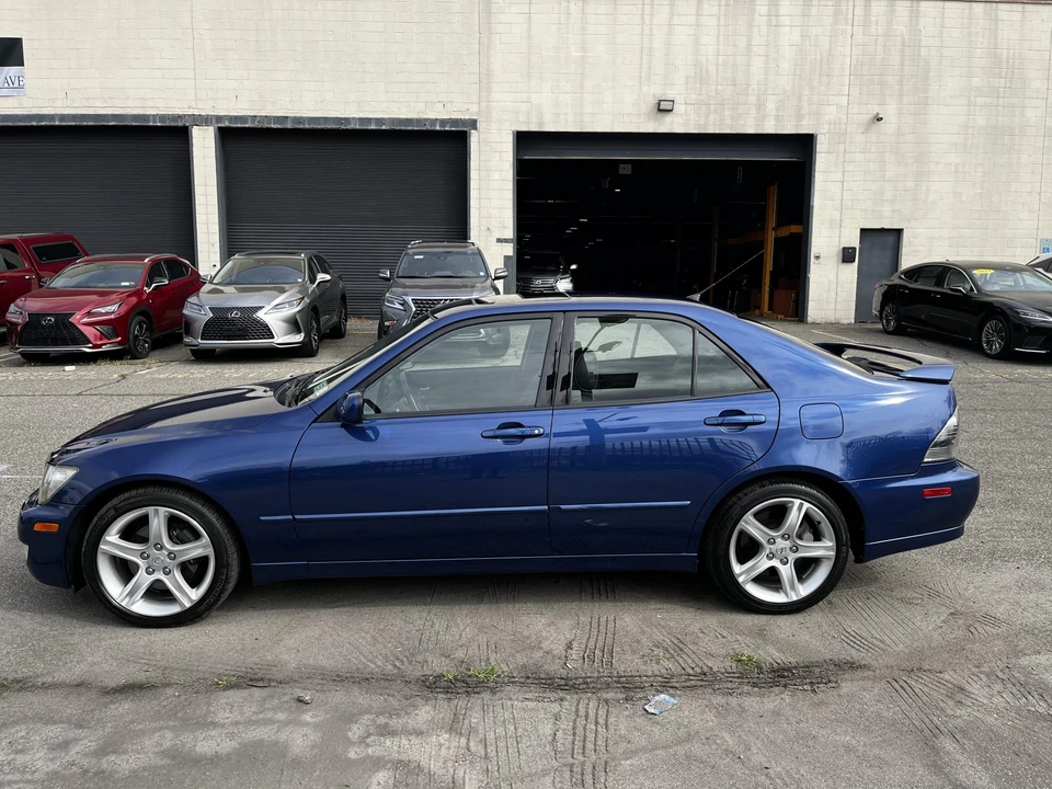 2002 Lexus IS 1st Gen - Image 10 of 31