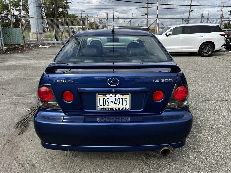 2002 Lexus IS 1st Gen - Image 12 of 31