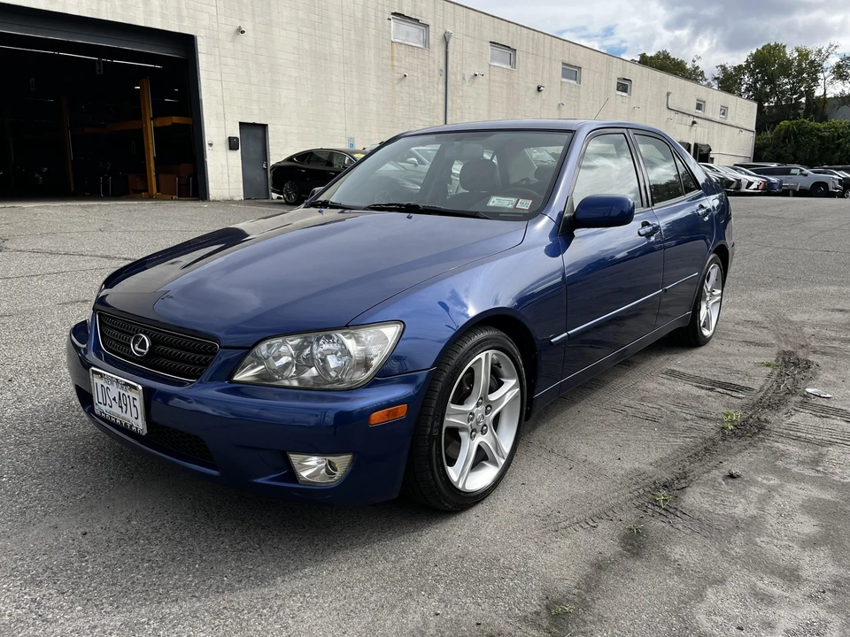 2002 Lexus IS 1st Gen - Image 9 of 31