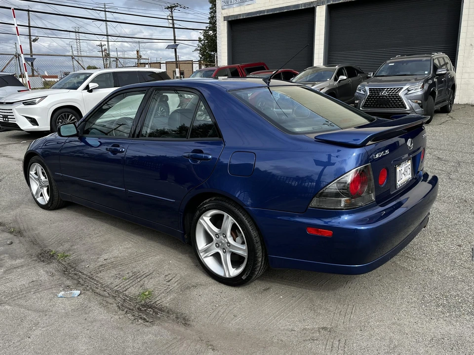 2002 Lexus IS 1st Gen - Image 11 of 31