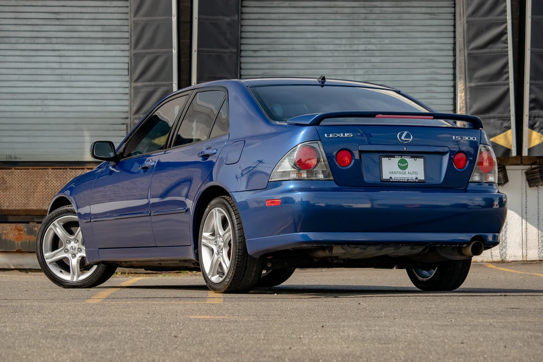 2002 Lexus IS 1st Gen - Image 11 of 31