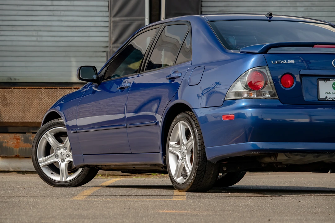 2002 Lexus IS 1st Gen - Image 27 of 31
