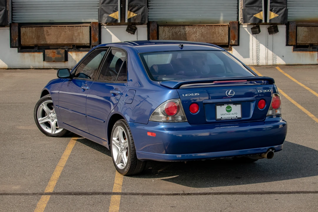 2002 Lexus IS 1st Gen - Image 10 of 31