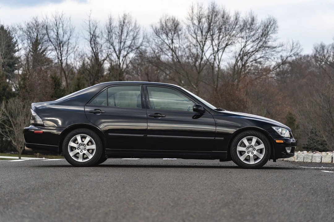 2002 Lexus IS 1st Gen - Image 3 of 31