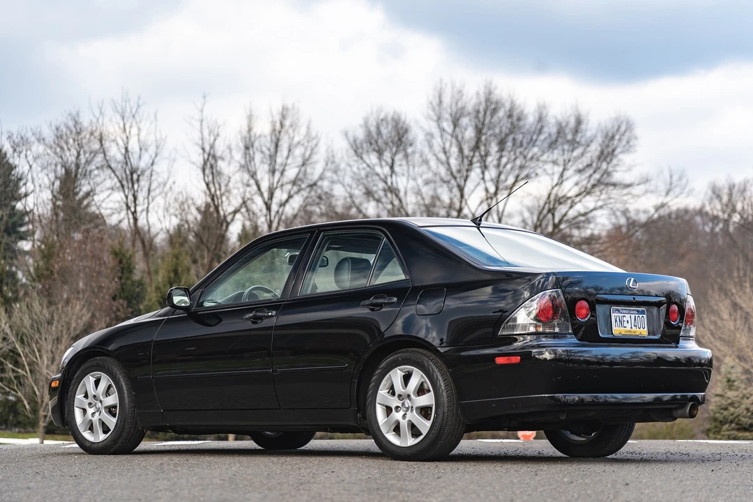 2002 Lexus IS 1st Gen - Image 6 of 31