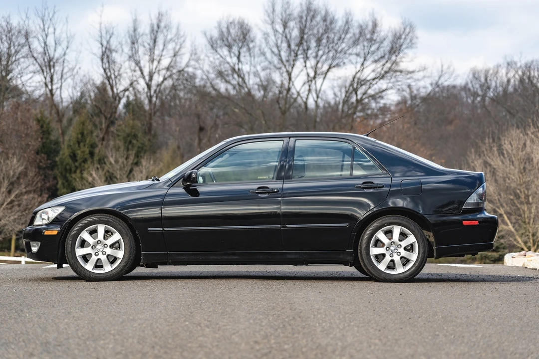 2002 Lexus IS 1st Gen - Image 7 of 31