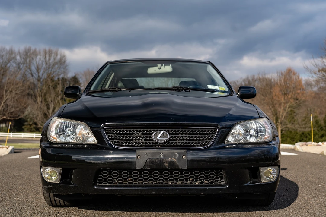 2002 Lexus IS 1st Gen - Image 10 of 31