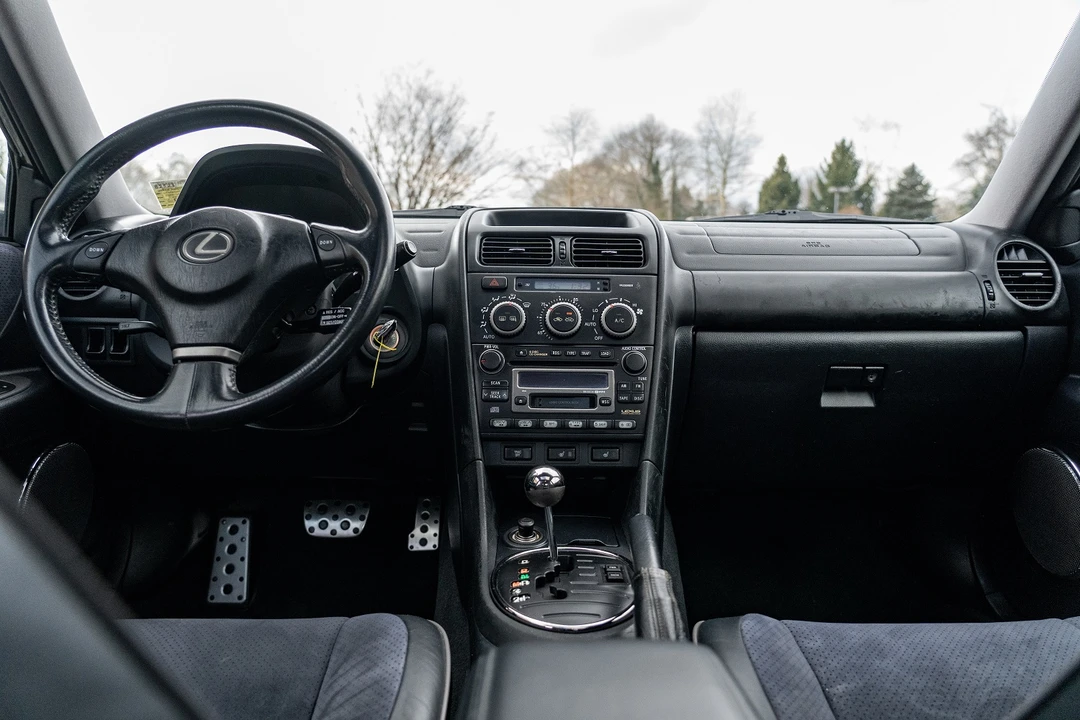 2002 Lexus IS 1st Gen - Image 29 of 31