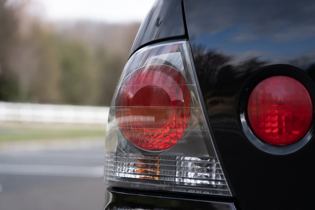 2002 Lexus IS 1st Gen - Image 16 of 31