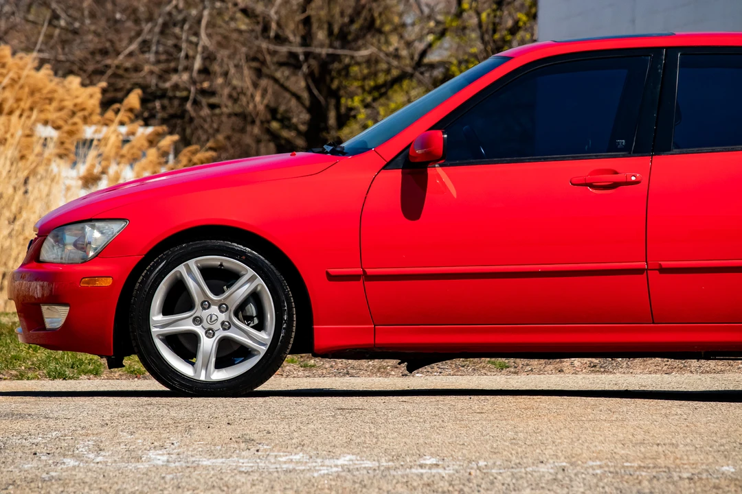 2002 Lexus IS 1st Gen - Image 19 of 31