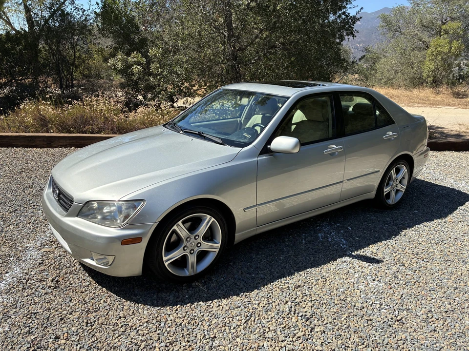 2002 Lexus IS 1st Gen - Image 3 of 31