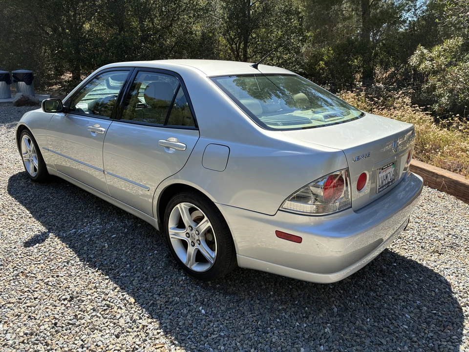 2002 Lexus IS 1st Gen - Image 6 of 31