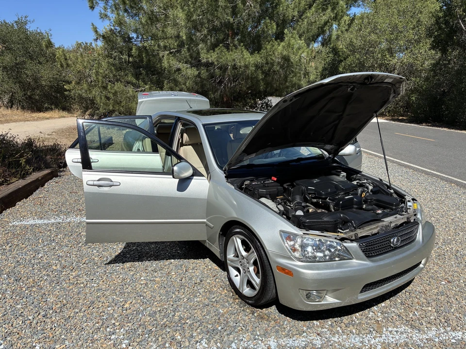 2002 Lexus IS 1st Gen - Image 22 of 31