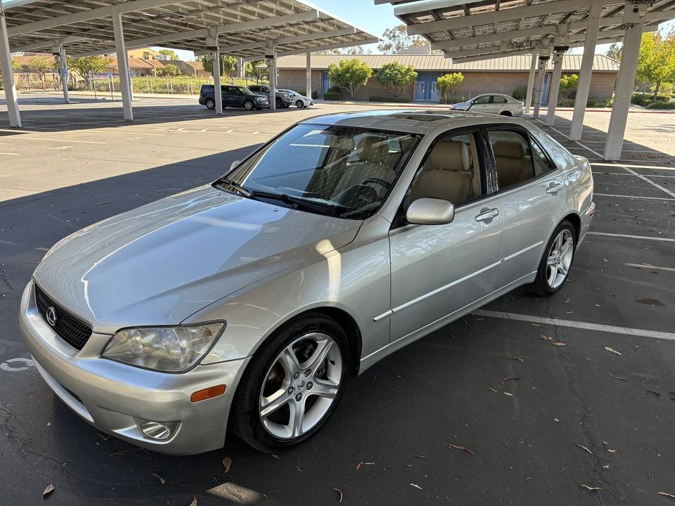 2002 Lexus IS 1st Gen - Image 2 of 31