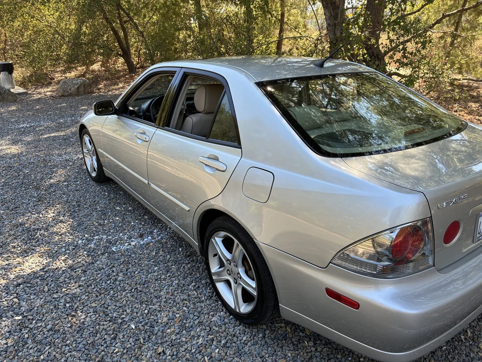 2002 Lexus IS 1st Gen - Image 7 of 31