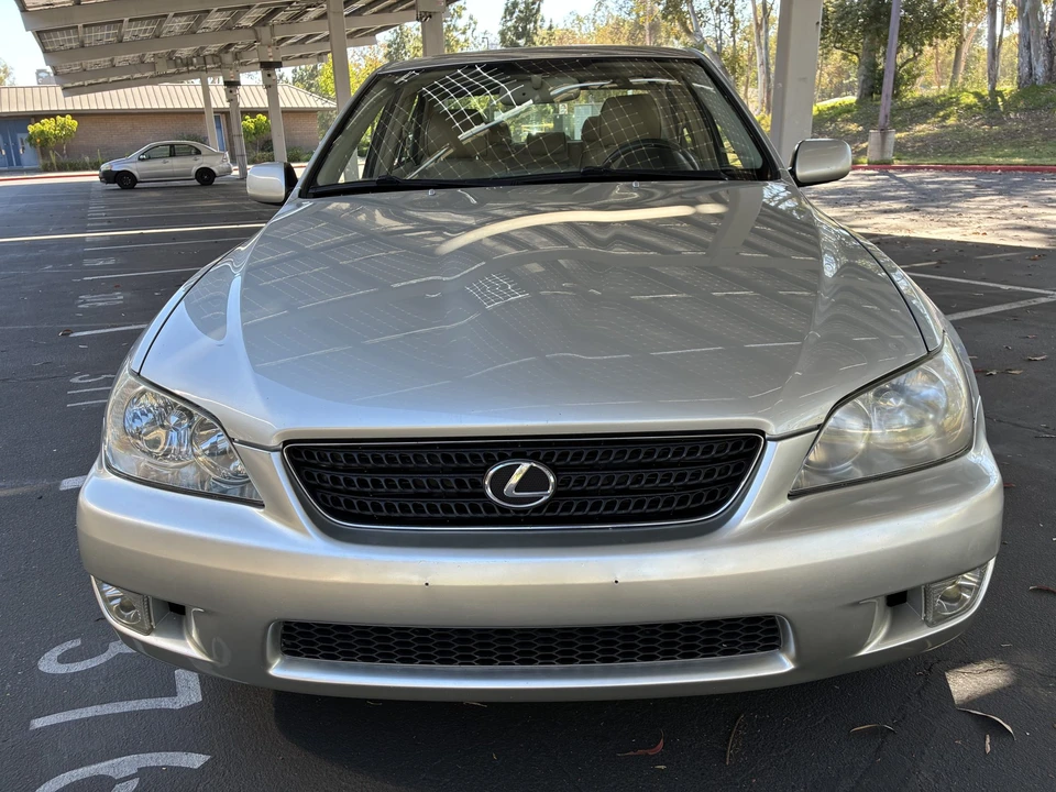 2002 Lexus IS 1st Gen - Image 18 of 31