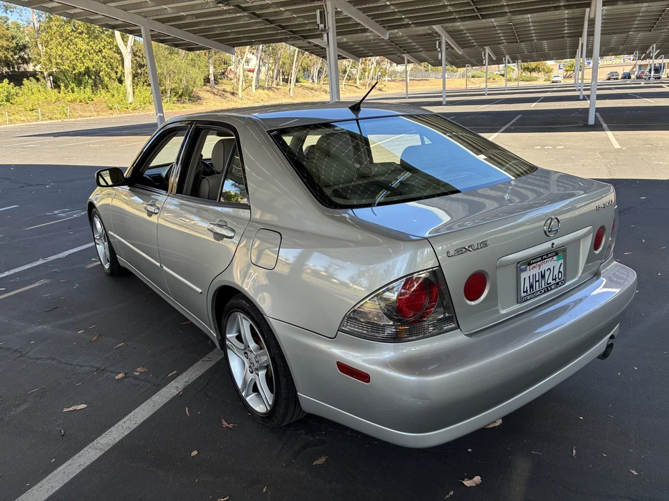 2002 Lexus IS 1st Gen - Image 8 of 31