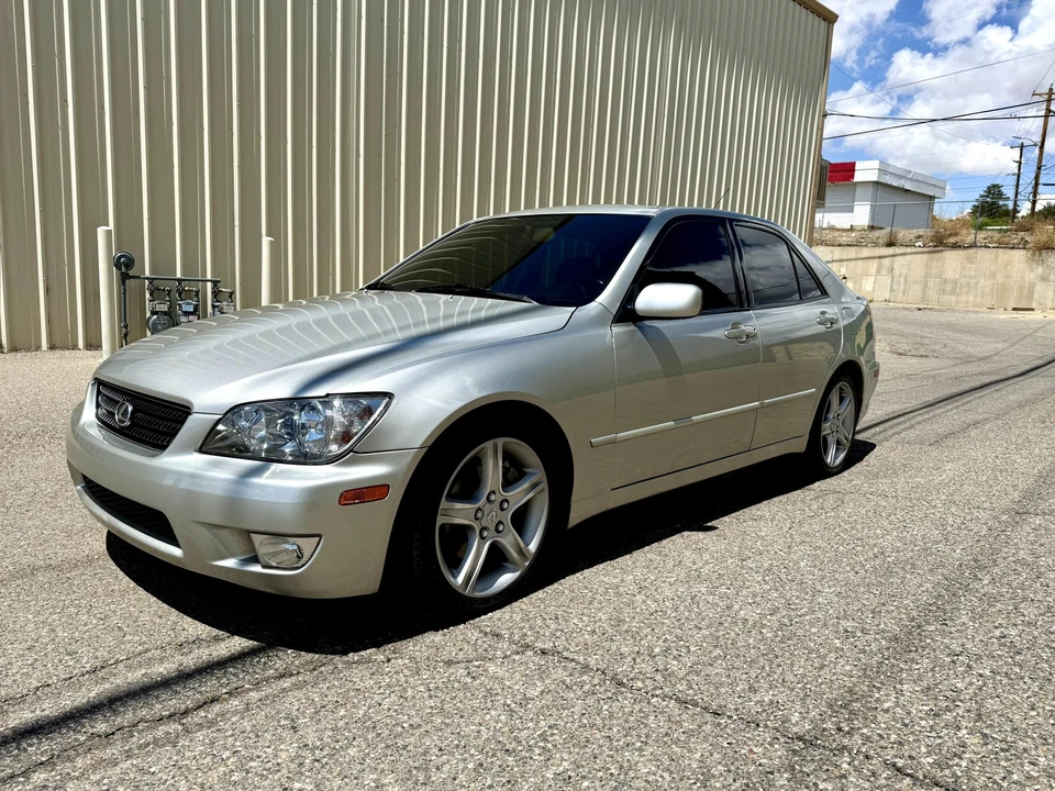 2002 Lexus IS 1st Gen - Image 2 of 31