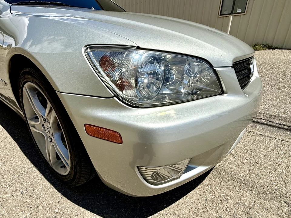 2002 Lexus IS 1st Gen - Image 25 of 31