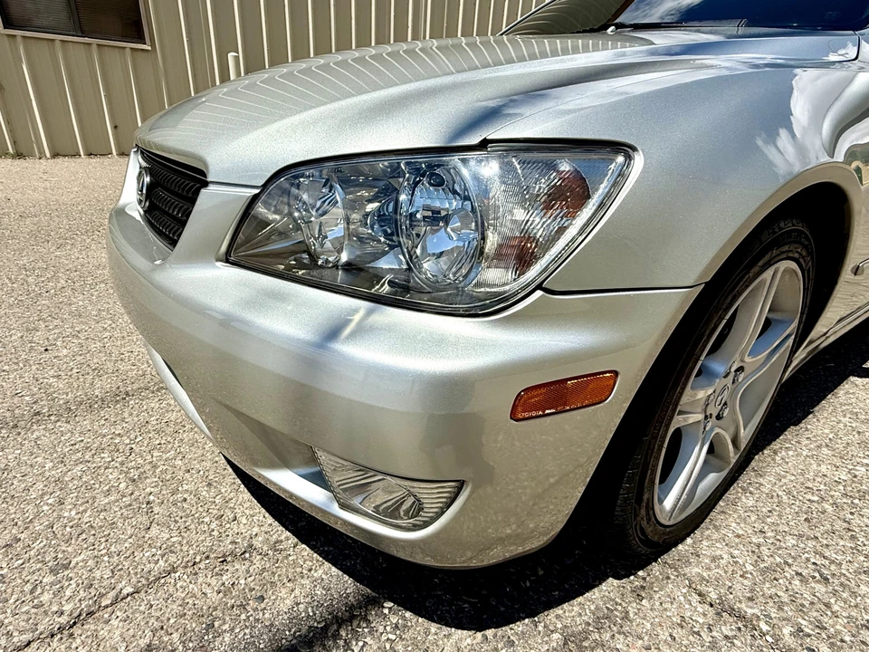 2002 Lexus IS 1st Gen - Image 24 of 31
