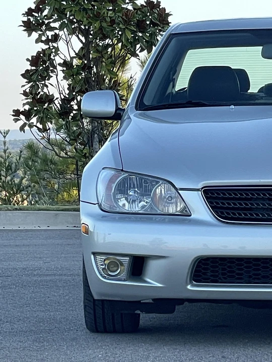2002 Lexus IS 1st Gen - Image 19 of 31