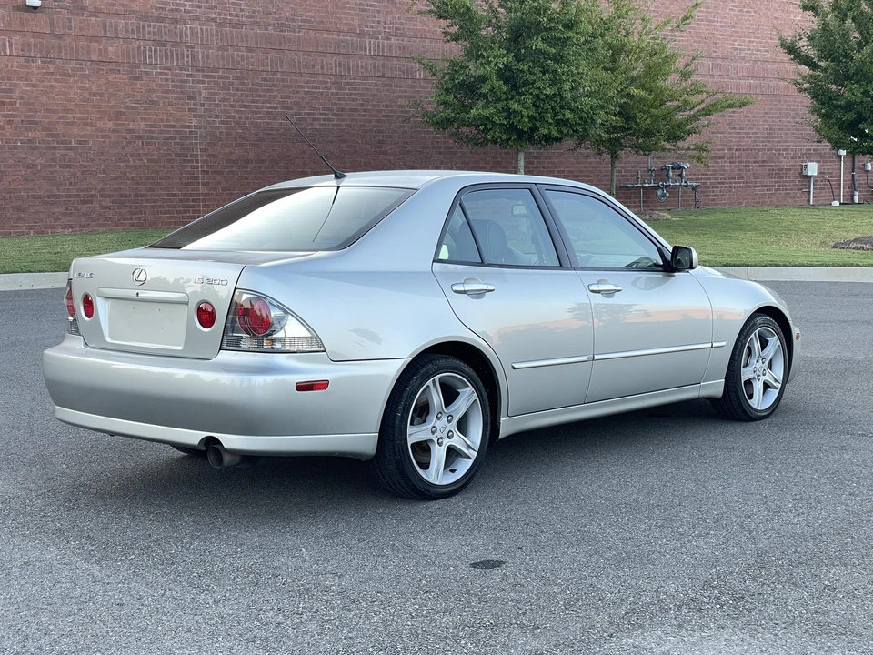 2002 Lexus IS 1st Gen - Image 8 of 31