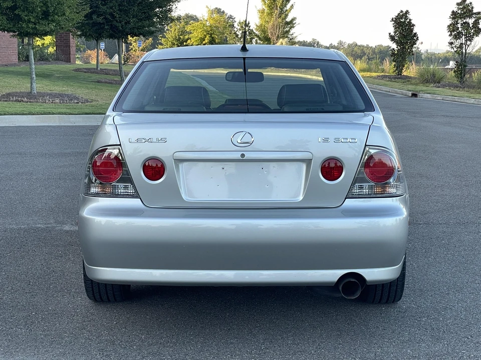2002 Lexus IS 1st Gen - Image 6 of 31