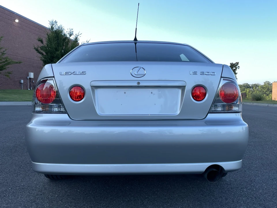 2002 Lexus IS 1st Gen - Image 7 of 31