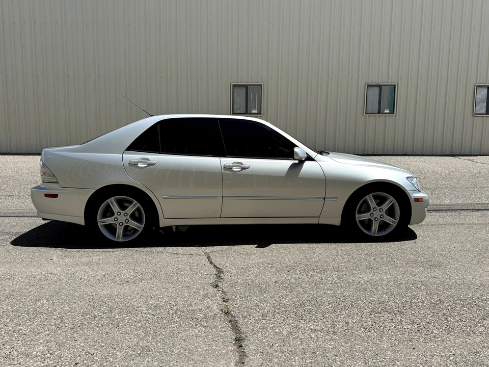 2002 Lexus IS 1st Gen - Image 8 of 31