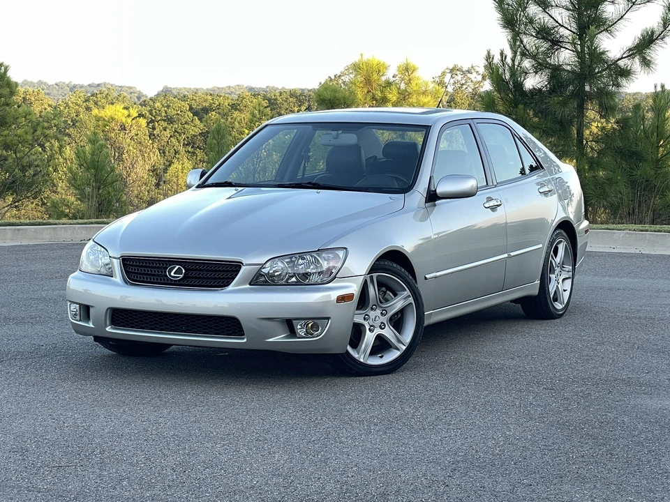 2002 Lexus IS 1st Gen - Image 2 of 31