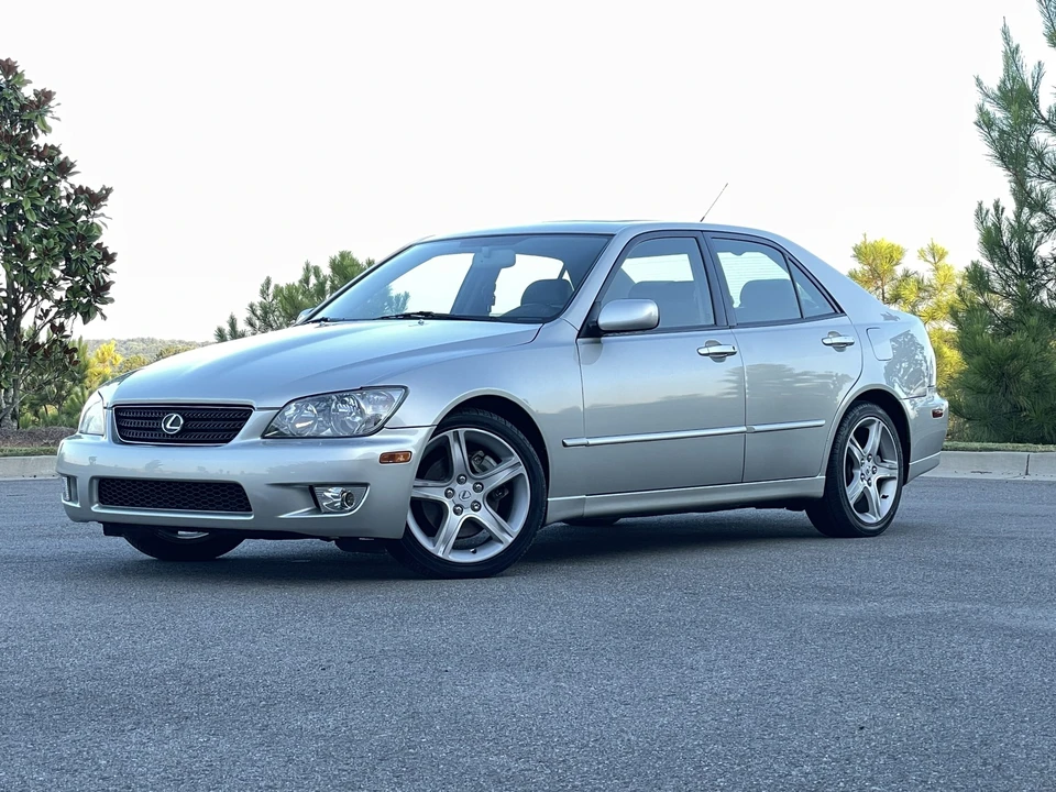 2002 Lexus IS 1st Gen - Image 3 of 31