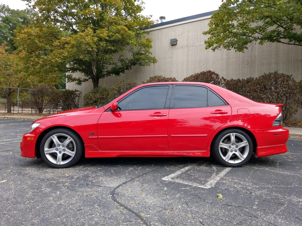 2002 Lexus IS 1st Gen - Image 5 of 31