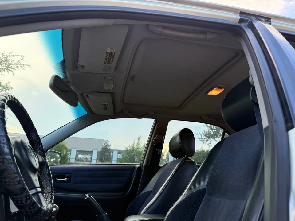 2002 Lexus IS 1st Gen - Image 9 of 14
