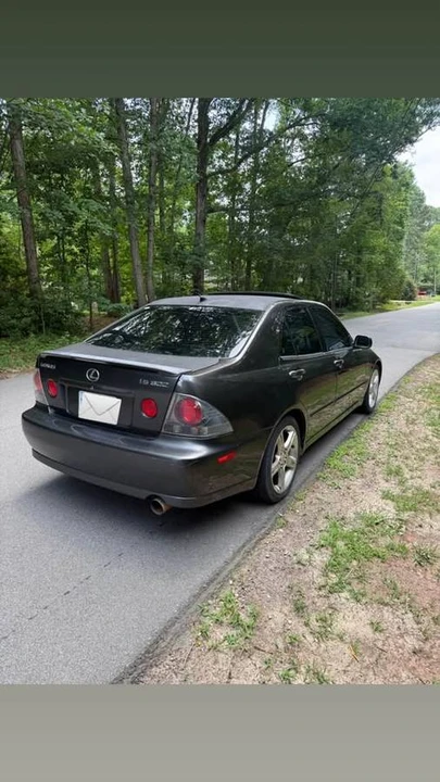 2002 Lexus IS 1st Gen - Image 5 of 12