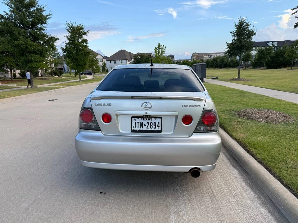 2002 Lexus IS 1st Gen - Image 6 of 14