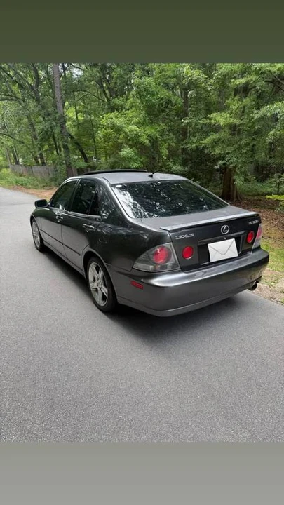 2002 Lexus IS 1st Gen - Image 4 of 12