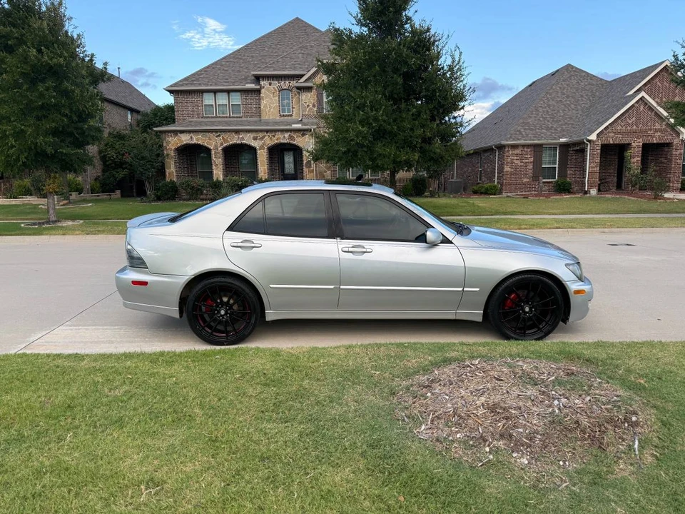 2002 Lexus IS 1st Gen - Image 4 of 14