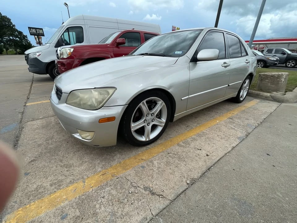 2002 Lexus IS 1st Gen - Image 3 of 6