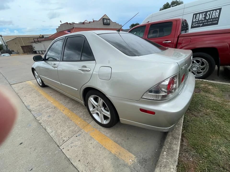 2002 Lexus IS 1st Gen - Image 4 of 6