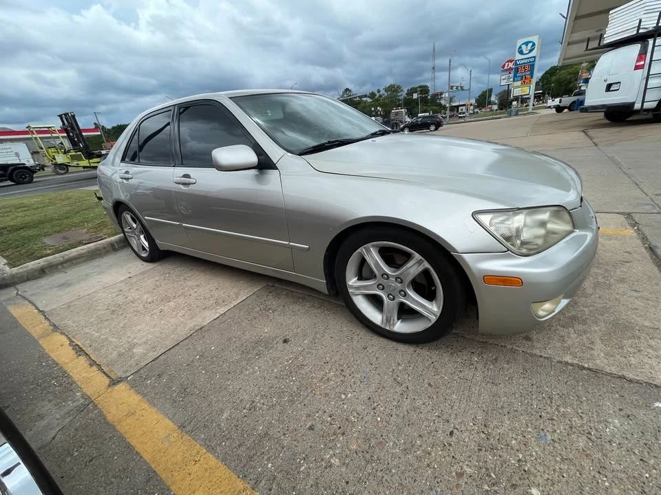 2002 Lexus IS 1st Gen - Image 2 of 6