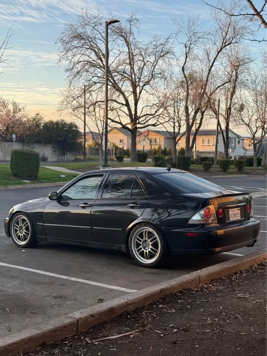 2002 Lexus IS 1st Gen - Image 3 of 12