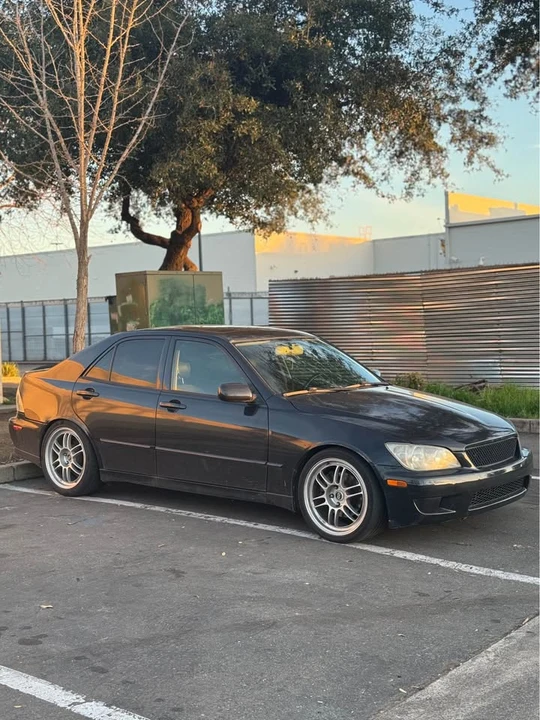 2002 Lexus IS 1st Gen - Image 5 of 12