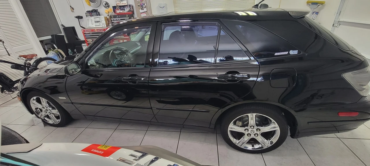 2002 Lexus IS 1st Gen - Image 17 of 31